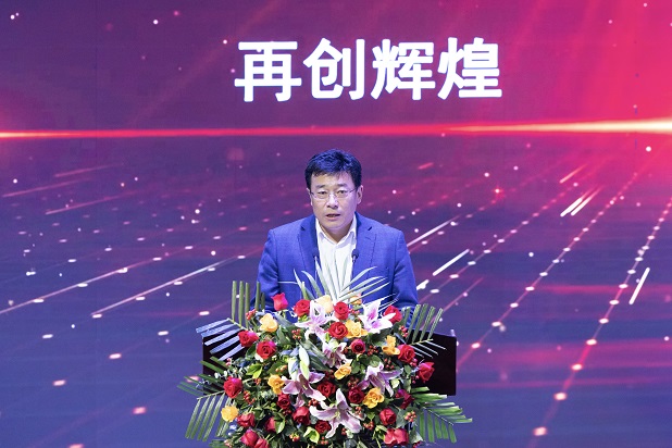 青龙县常务副县长张德龙介绍项目情况.jpg