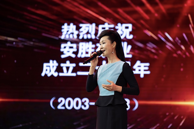 国家一级演员于文华.jpg